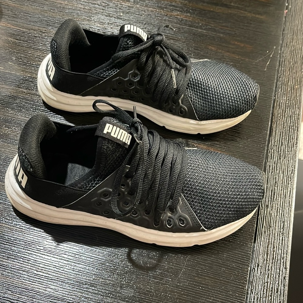 Puma womens shoes. Selling for $15